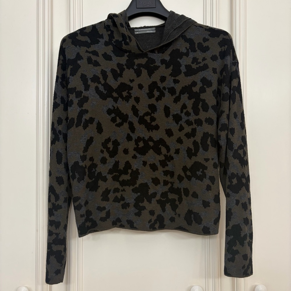 Anthropologie Hooded Sweater Knit Leopard Animal Print Woman’s Size Medium